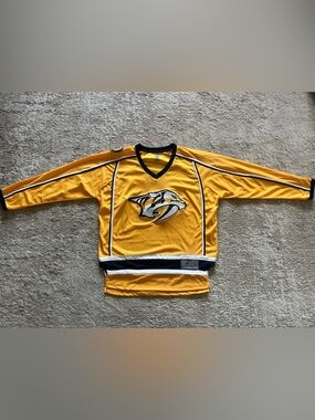 NHL Nashville Predators Hockey Jersey Size Medium